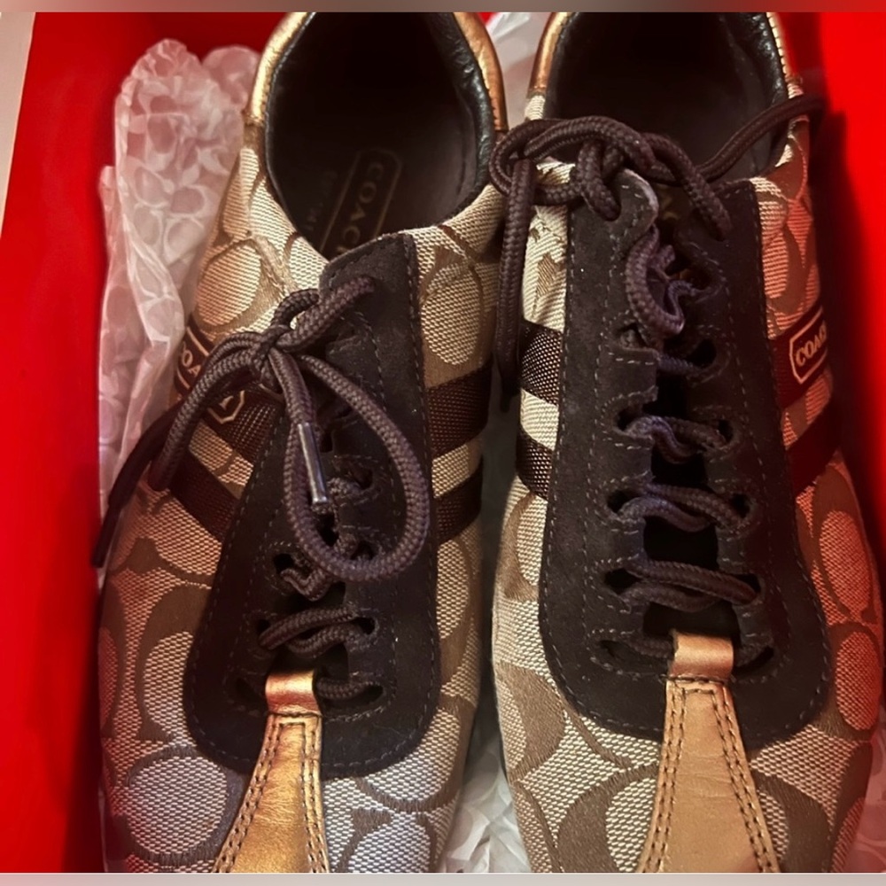 COACH Brown & Gold Sneakers with Geometric Pattern and Metallic Gold Accents🌹🌹